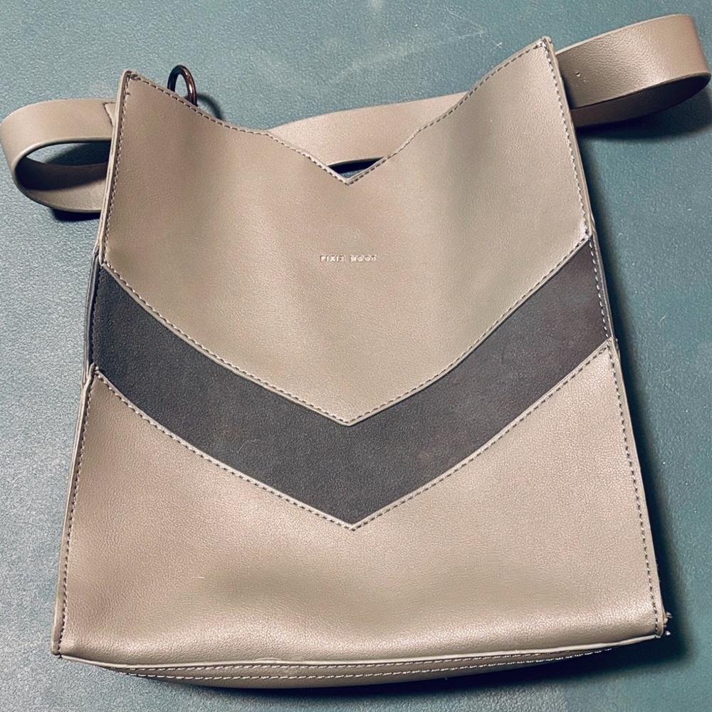 Pixie Mood livid (blue grey) with dark blue  Chevron shoulder bag